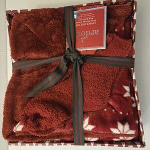 Ardour Red Holiday Blanket-Throw & Socks